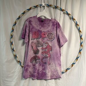 Purple Graphic a T-Shirt